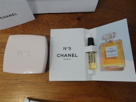 chanel no 5 gift sets cheap|what does Chanel no 5 smell like.